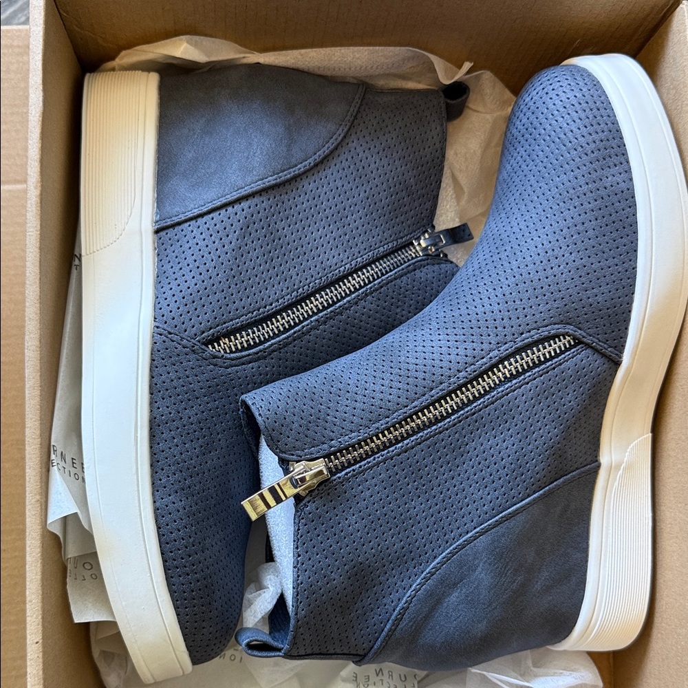 Woman's Zip-Front Casual High-Top Sneakers - blue